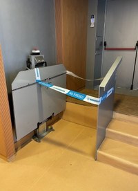 Bases tècniques per a l'adptació a la normativa vigent de les plataformes elevadores de les biblioteques de Pomar i Canyadó.