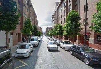 Instal·lació de reixes de recollida d'aigües pluvials i embornals a diversos carrers de Badalona.