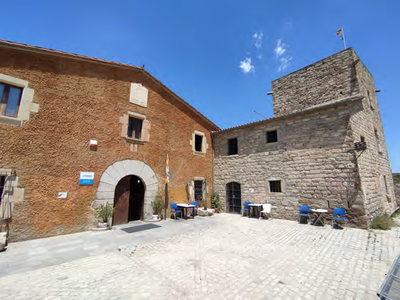 Obres d'adequació interior, instal·lacions i subministraments bàsics de la masia de Can Bofí Vell.