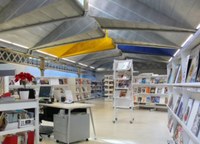 Treballs de substitució del muntacàrregues per un nou ascensor apta per a persones a la biblioteca de Can Casacuberta