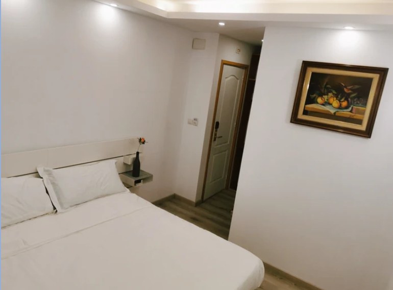 Barcelona Corona Hostal