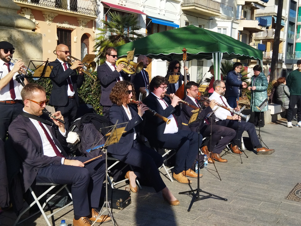 Cobla sardanista a la rambla