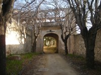 Entrada masia de Can Miravitges