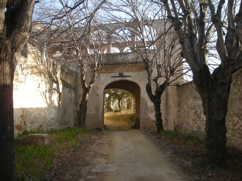 Entrada masia de Can Miravitges