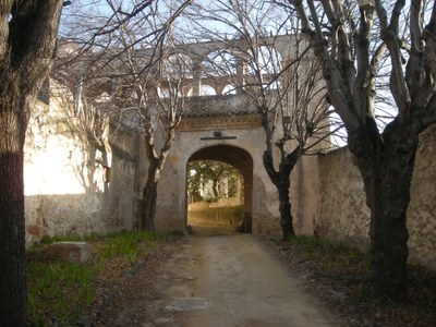 Entrada masia de Can Miravitges.