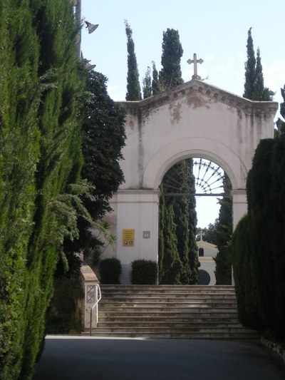 Entrada. Cementiri. .